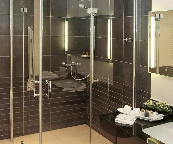 克劳斯特花园酒店 3* 凯沃拉尔