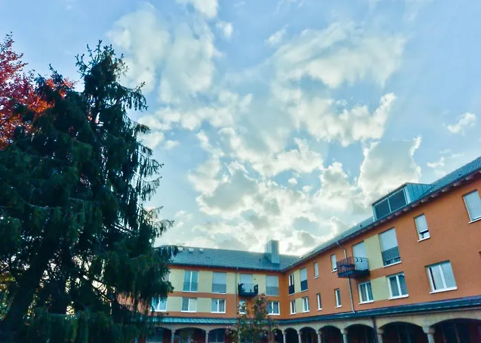 克劳斯特花园酒店 凯沃拉尔