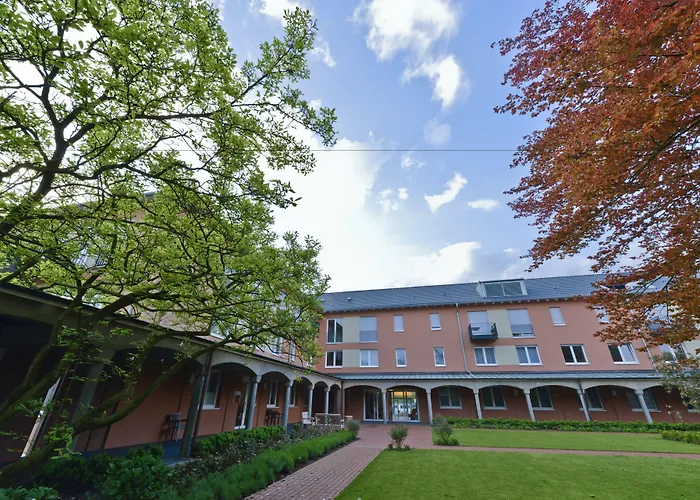 克劳斯特花园酒店 3* 凯沃拉尔