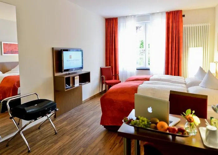 克劳斯特花园酒店 凯沃拉尔